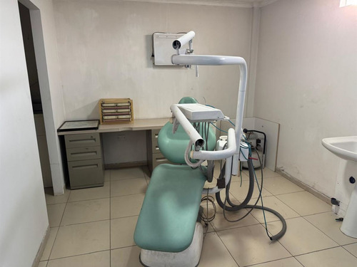 Hermoso Y Amplio Local En Departamental Con Clotario Blest