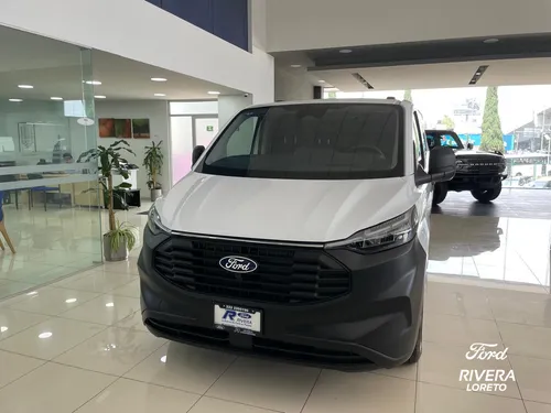 Ford Transit Custom Van Larga