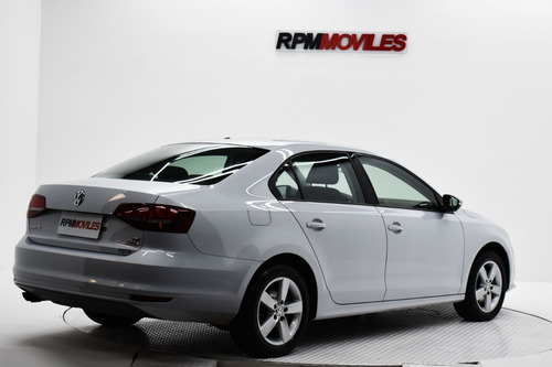 Volkswagen Vento 1.4 Comfortline 150cv At 2017 Rpm Moviles