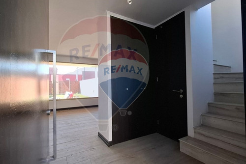 Casa En Arriendo, Sin Uso