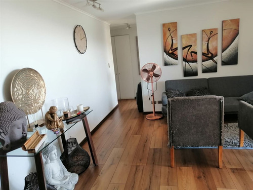 Departamento En Venta De 3 Dorm 2 Est + 1 Bod. En La Flo