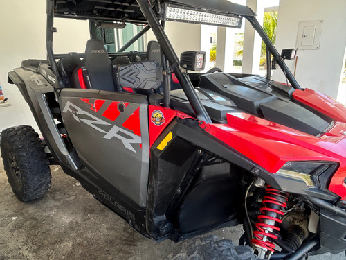 Rzr Xp 1000 Ultimate Año 2024 Color Gris Con Rojo
