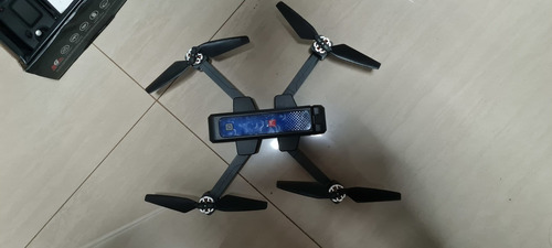 Drone MJX Bugs 4W com câmera 4K preto 5GHz 1 bateria