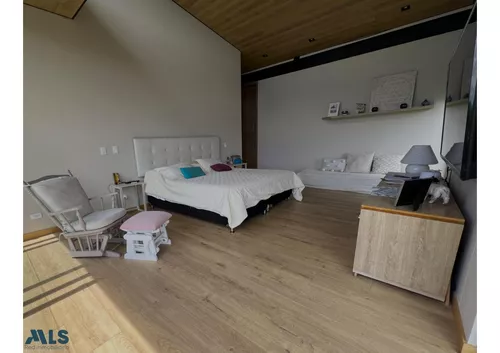 Una Casa Espectacular(mls#249327)