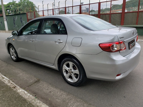 Toyota Gli 1.8 Flex Aut 2014