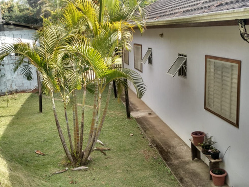 Casa Com 3 Quarto Sendo Uma Suíte Sala Grande E Ampla Cnasce