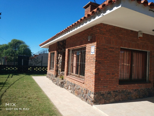Imagen 6 de 20 de Excepcional! Chalet 3 Dormitorios Y Demás En Excelente Condiciones