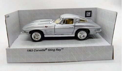 Auto Coleccion 1963 Corbette Sting Ray 1:36 Kinsmart 