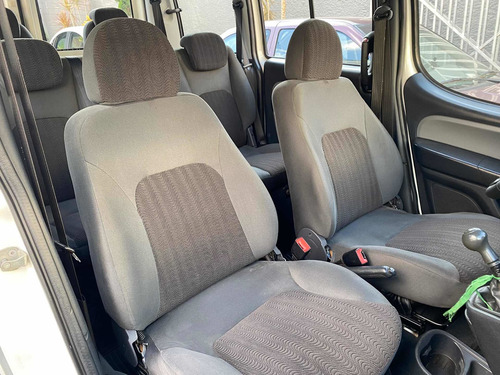 Imagem 9 de 15 de Fiat/ Doblo Essence 1.8 7l