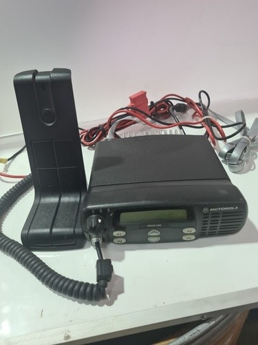 Radio Motorola Pro5100 Vhf Con Micrófono Pedestal 