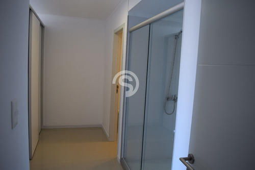 Apartamento En Venta - Brava- Ref: 3982