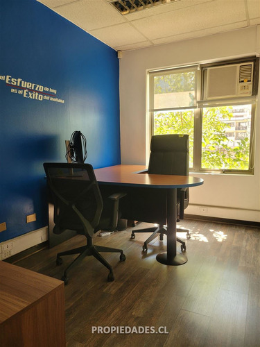 Local Comercial En Arriendo En Providencia