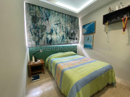 Amplia Y Luminosa Casa En Venta En Bosques De La Lagunita