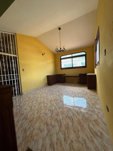 Josseyris Jimenez Vende Casa En La Viña