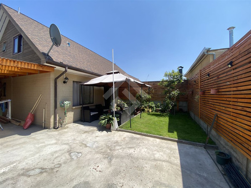 Casa En Venta De 3 Dorm. En Colina