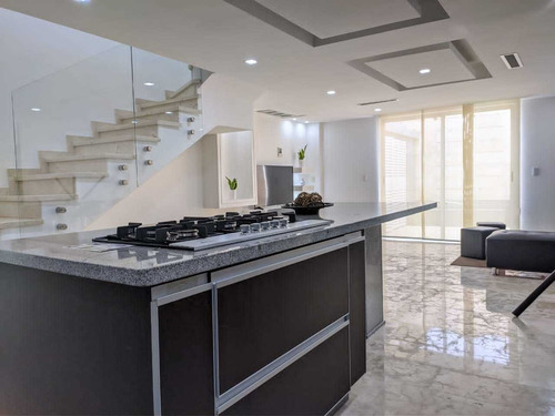 Imagen 13 de 20 de Mary Castro Vende Town House En Rincon Mañongo