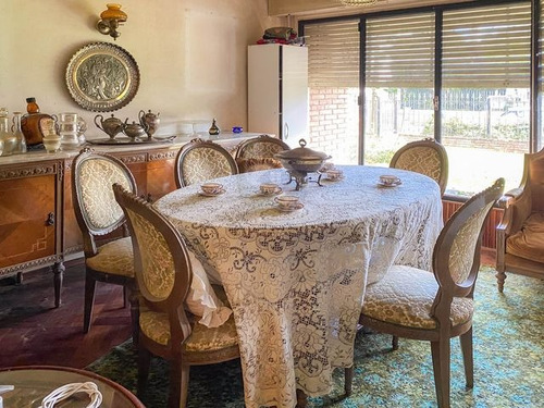Venta De Chalet En Excelente Zona Residencial De Carrasco Sur. Próximo Al Lawn Tennis.