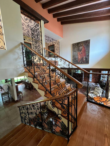 Venta De Casa En Fraccionamiento San Carlos En Metepec