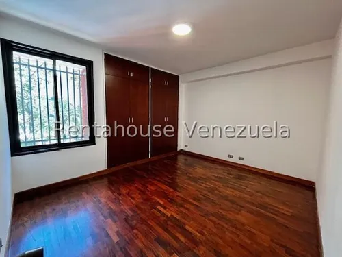 Agp Elegante Y Espacioso Apartamento En Venta, Con Hermosa Vista Al Ávila En La Castellana 25-7972 Ys