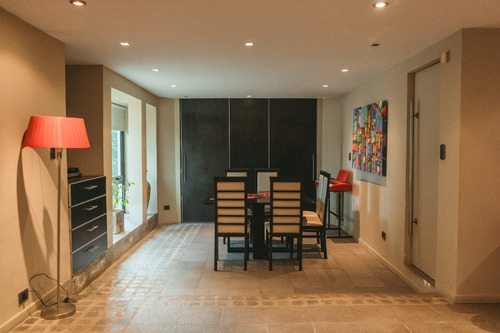Casa En Venta En Carlos Paz De Categoria A 100 Metros Del Lago