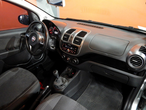 Imagen 20 de 22 de Fiat Palio 2017 Attractive 1.4 Full - Excelente Estado!!!
