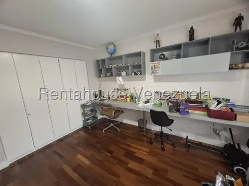 Agp Increíble Apartamento Con Cocina Moderna Y Espacios Bien Distribuidos En Venta En Campo Alegre 25-13252 Ys