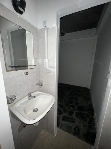 Venta Monoambiente C/patio Cruce Florencio Varela