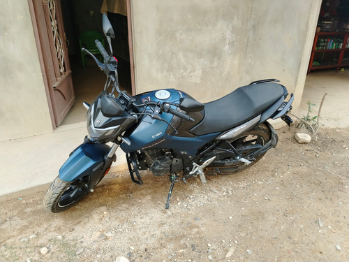 Moto Tipo Deportiva Hero Hunk 160r Modelo 2025.