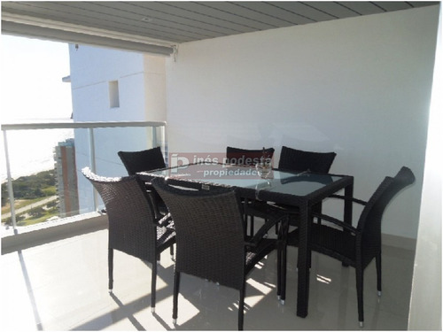 Apartamento En Venta, Mansa, Punta Del Este, 3 Dormitorios.- Ref: 7376