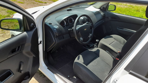Imagen 12 de 15 de Chevrolet Aveo 2018 1.6 Ls Mt