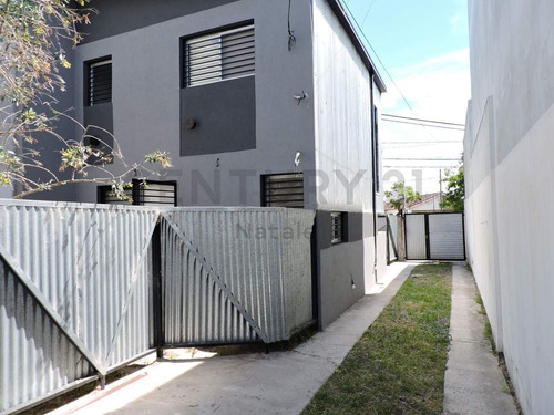 Imagen 1 de 10 de Duplex A Estrenar 2 Dormi, Cochera Y Patio En Av Montevideo Y Av 66, Berisso