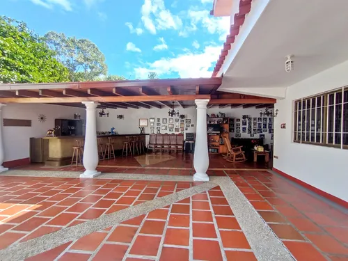 Los Samanes Casa En Venta