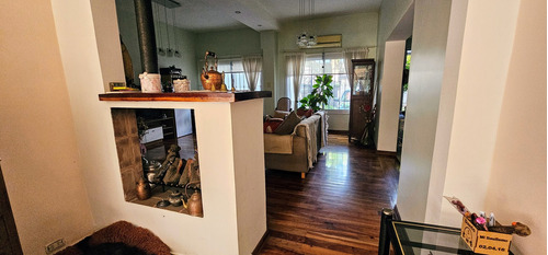 Casa Chalet En Venta En Villa Sarmiento, Morón, G.b.a. Zona Oeste, Permuta Por Depto En Caba O Haedo