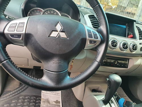 Imagem 15 de 15 de Mitsubishi L200 2013 3.2 Triton Hpe Cab. Dupla 4x4 Aut. 4p