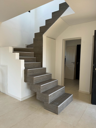 Venta Casa A Estrenar 2 Dormitorios 1 En Suite
