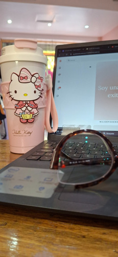 Termo De Acero Doble Pico Hello Kitty Y Kuromi 520ml Rosa Claro