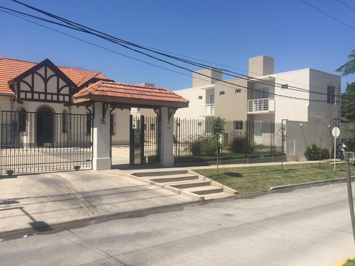 Imagen 8 de 30 de En Venta. Amplia Dupl 125m2 + Patio La Giustina Ii