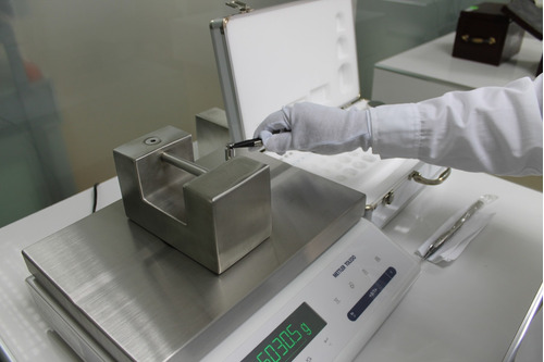 Balanzas / Básculas / Servicio / Reparación / Calibraciones