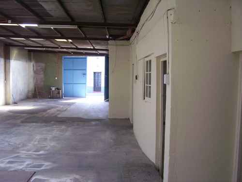 Bodega Próximo Metro Eistein