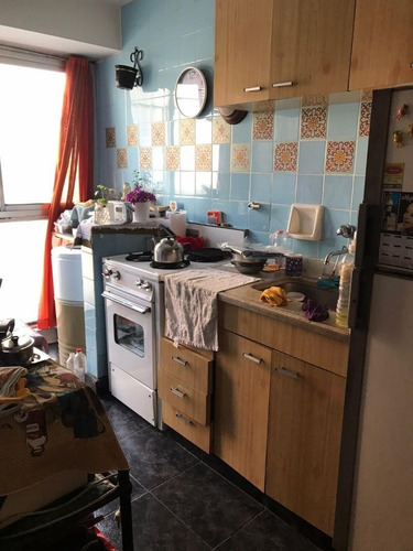 Imagen 4 de 14 de Venta! Departamento De 3 Ambientes Al Frente Con Balcón (flores)