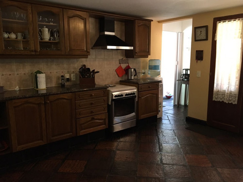 Casa En Venta De 3 Dormitorios En Jardines De Córdoba
