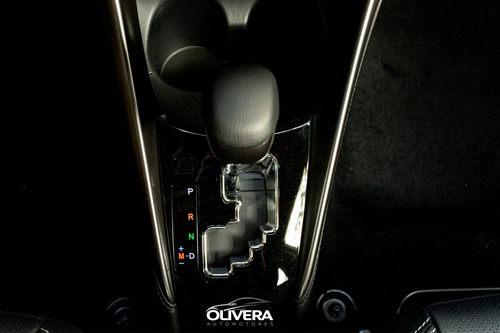 Imagen 5 de 13 de Toyota Yaris Sedán Xls At Tss - 0km Olivera Automotores