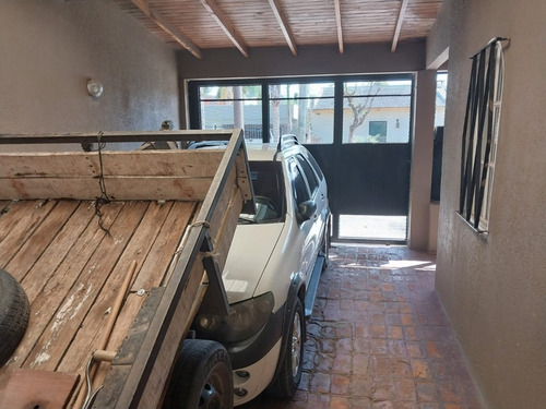 Casa Multifamiliar En Venta, Jacarandá 1280, Villa Udaondo, Ituzaingó
