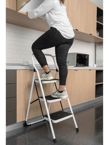 Imagen 2 de 2 de Escalerillas Plegables De Acero, Dos Peldaños 4.5 Kg Pretul