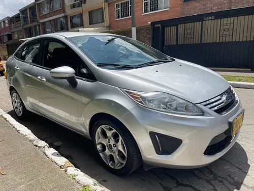 Ford Fiesta 1.6 Sportback Automática
