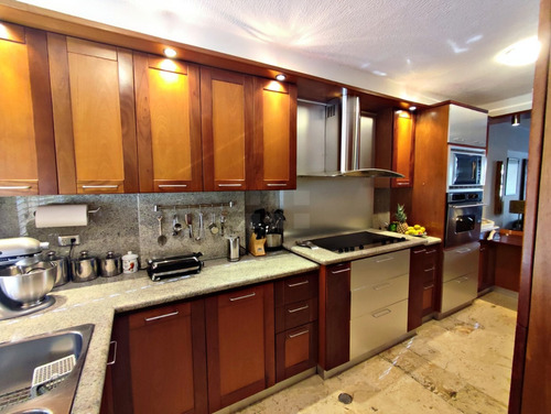 Imagen 4 de 14 de Venta Townhouse C.r. Las Marinas, Lechería