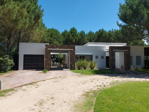 Imagen 21 de 22 de Dueño Alquilo-vendo. Casa La Herradura Pinamar De 5 Amb. Con Piscina. Disponible Marzo. Semana. Quincena. Semana Santa