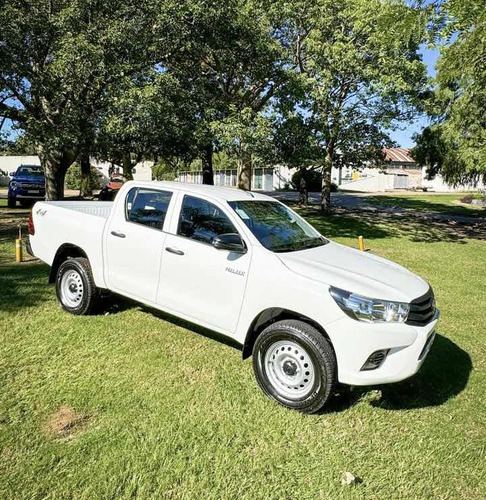 Toyota Hilux 2.4 Cd Dx 150cv 4x4