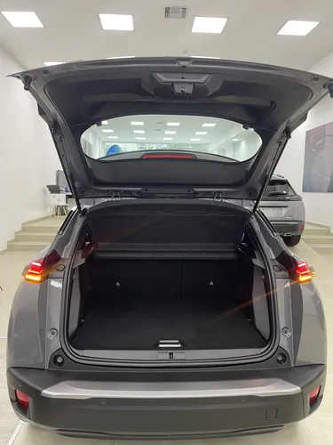 Peugeot E-2008 (100% Eléctrica) 2025