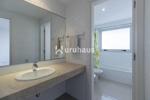 Alquiler Apartamento Tres Dormitorios Playa Brava Edificio Brava Biarritz